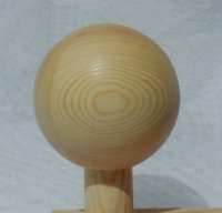 Ball newel cap in pine.